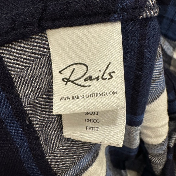 Rails “Hunter” Button Down Shirt - Picture 4 of 5